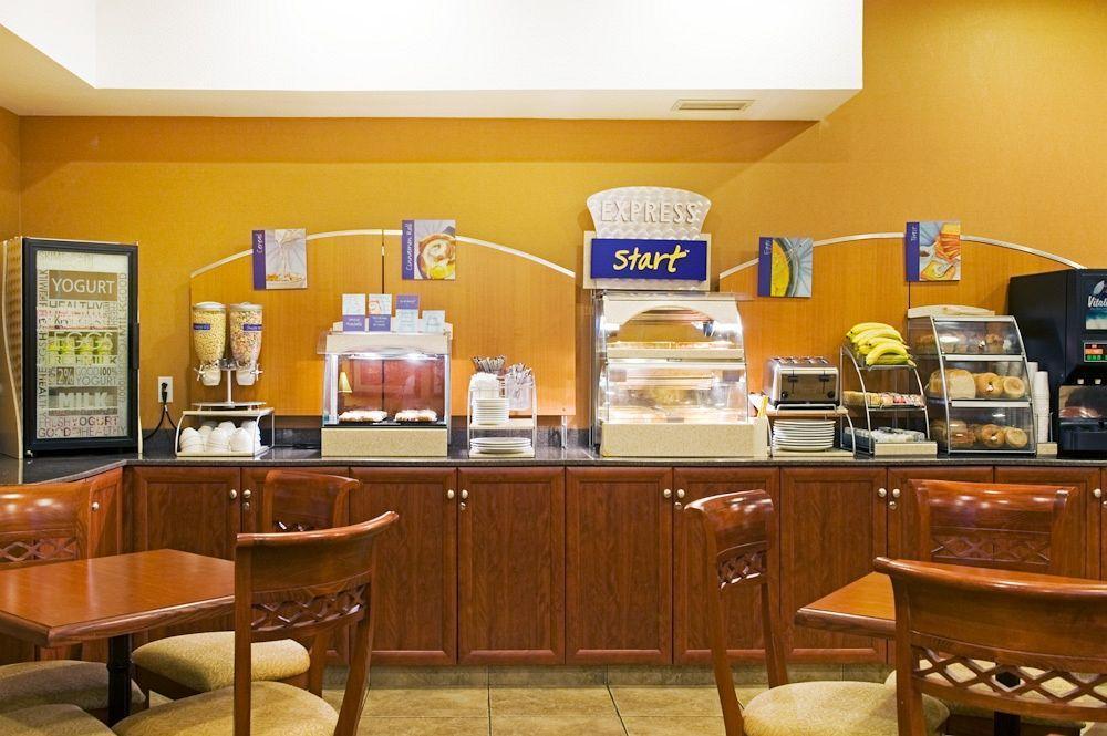 圣约翰堡智选假日酒店 Fort St. John 外观 照片